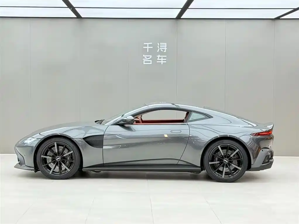 V8 Vantage 4.0 T V8 Coupe