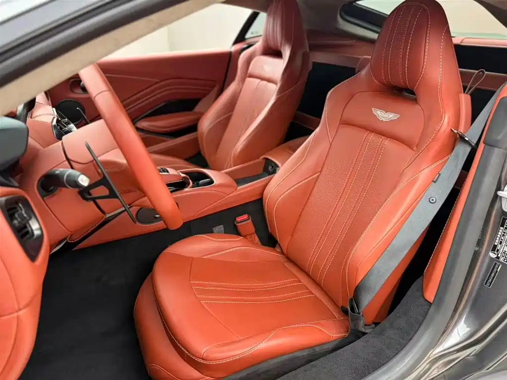 V8 Vantage 4.0 T V8 Coupe