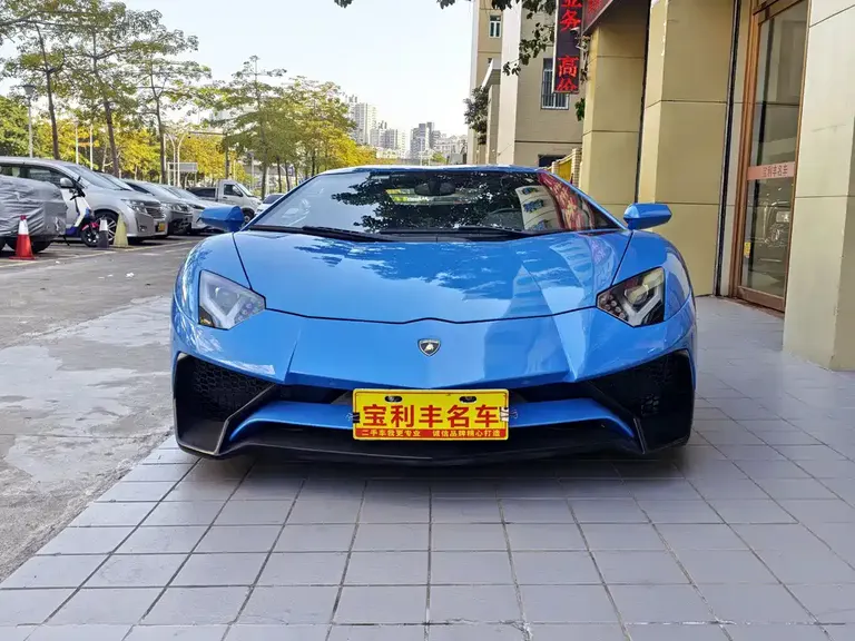 Lamborghini Aventador LP 700-4