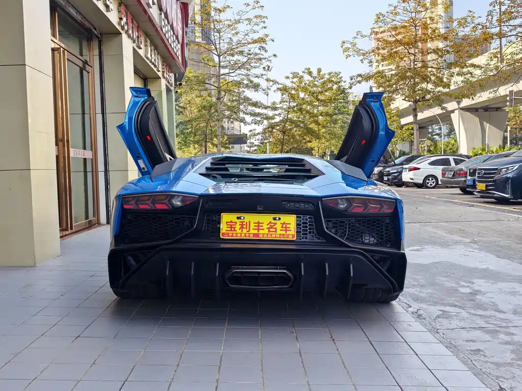 Aventador LP 700-4
