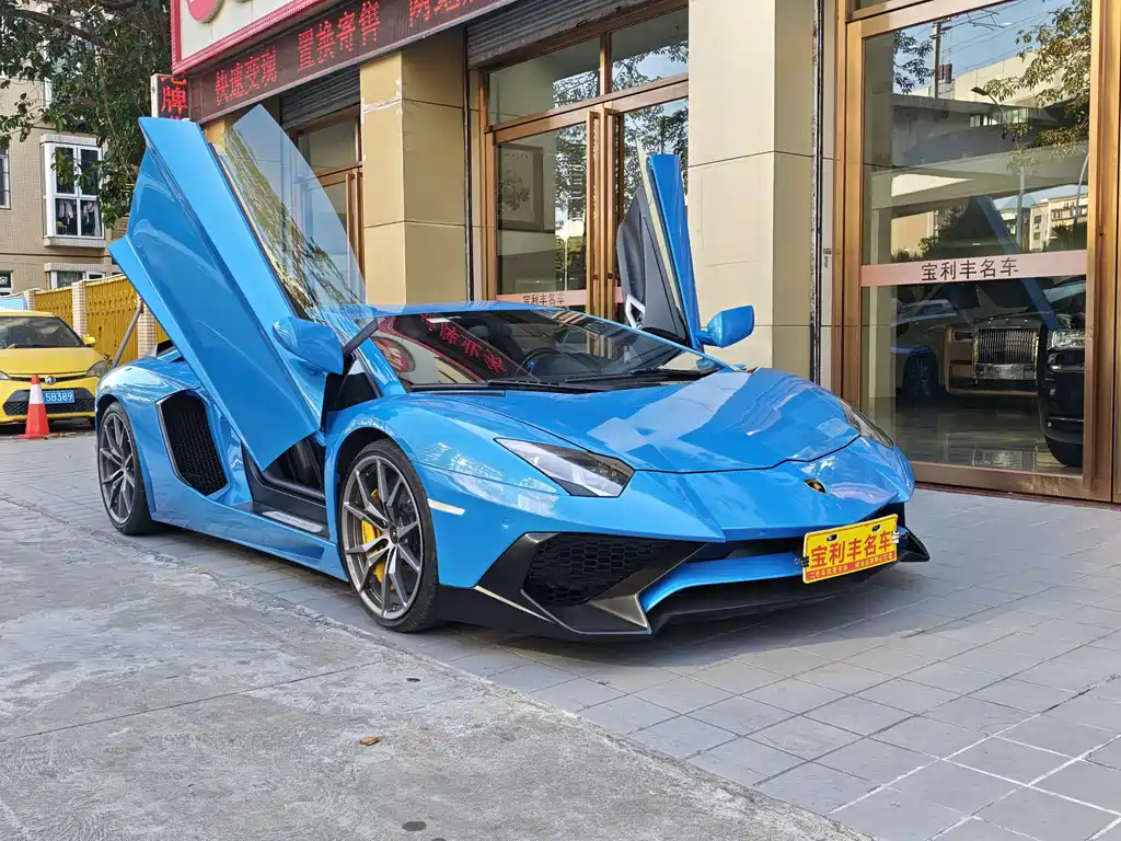 Aventador LP 700-4