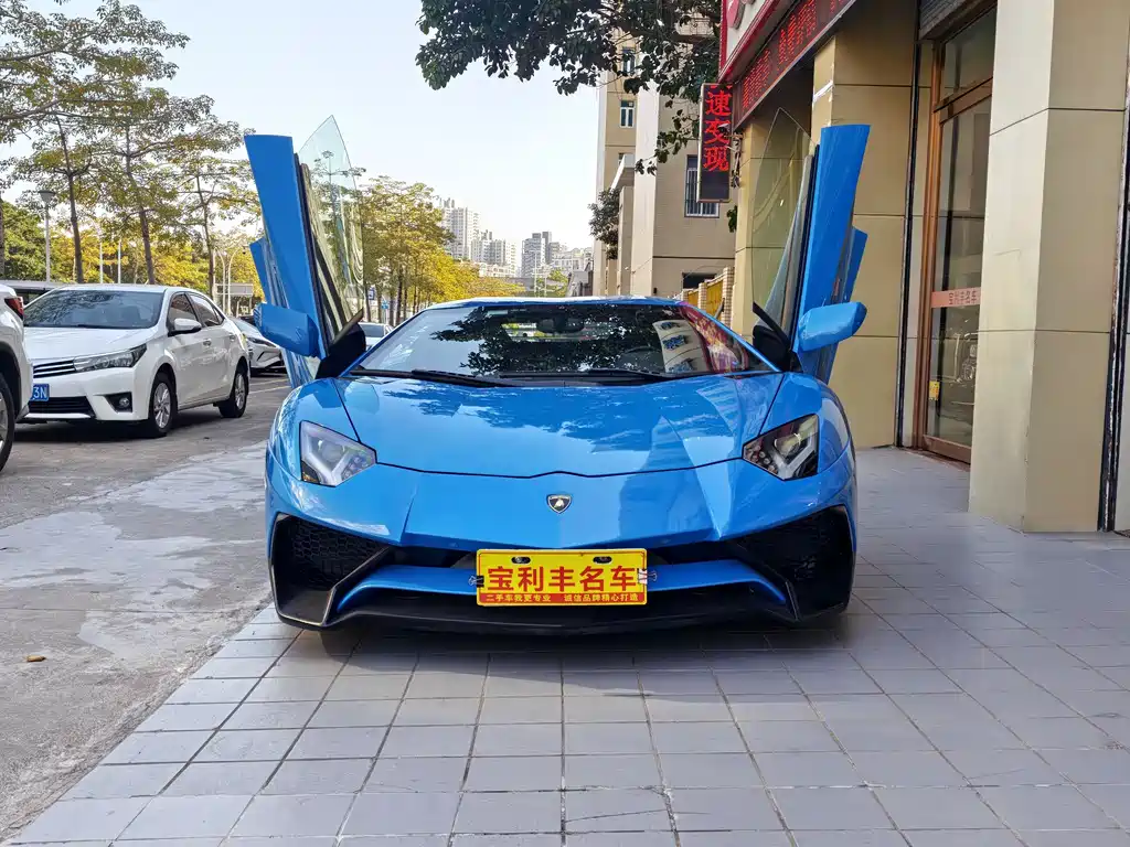 Aventador LP 700-4