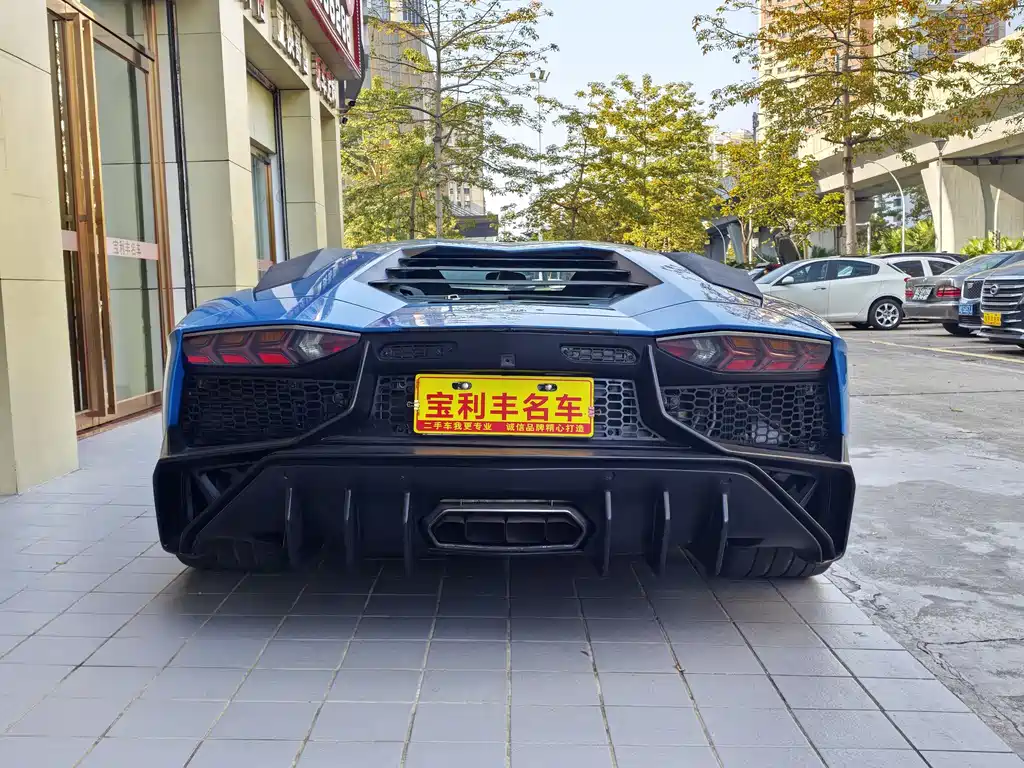 Aventador LP 700-4