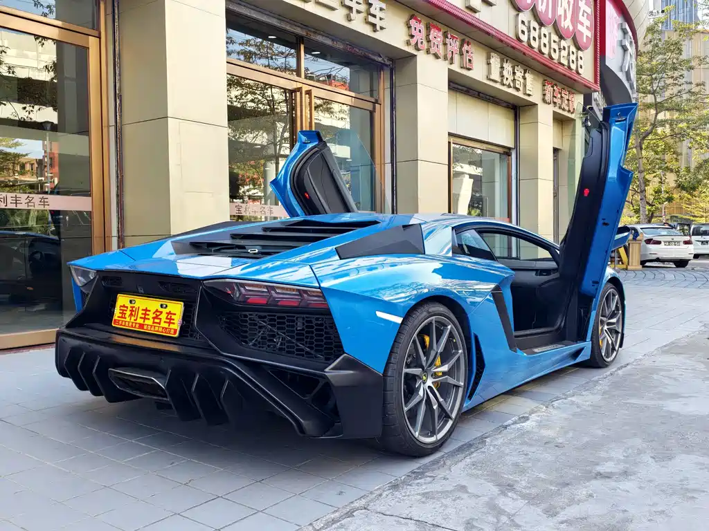 Aventador LP 700-4