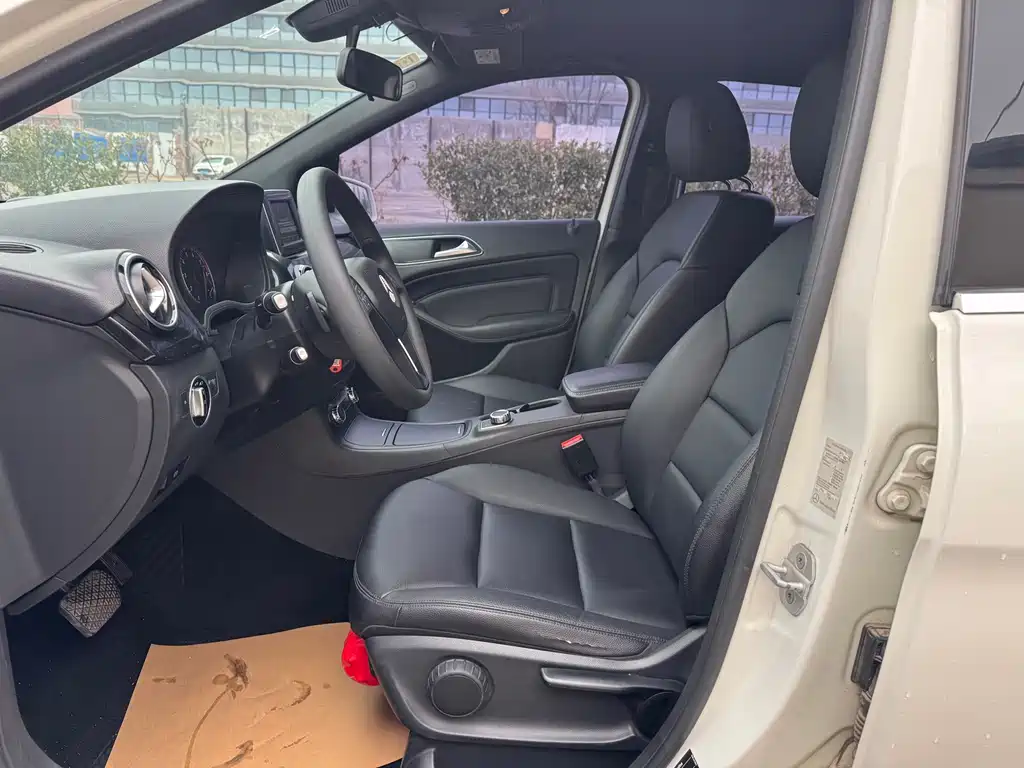 Mercedes-Benz B-Class B 180