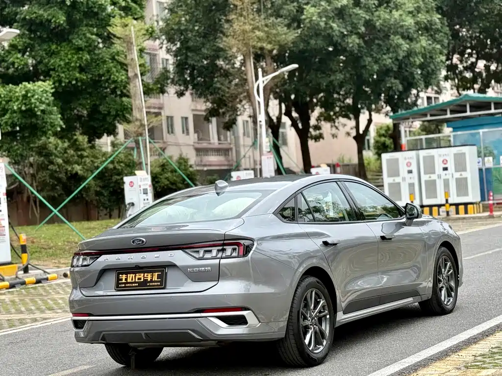 Mondeo 2.0 T EcoBoost Luxury