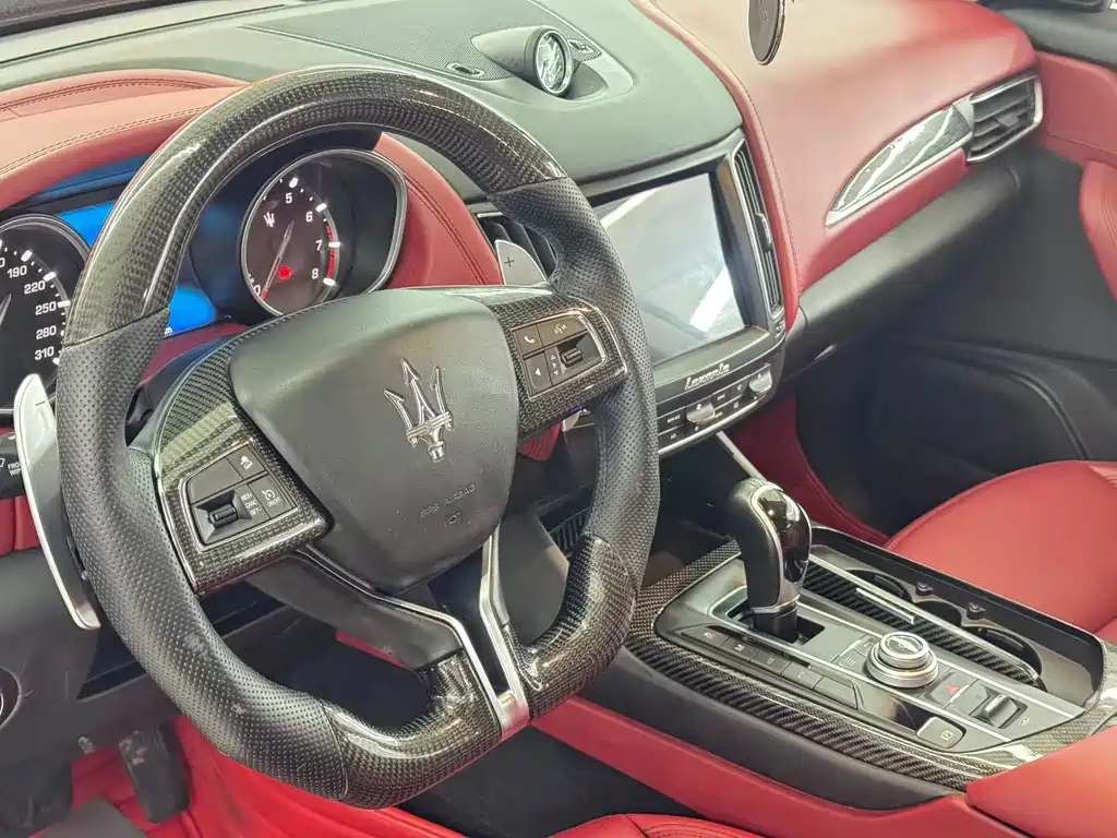 Levante 3.0 T Standard