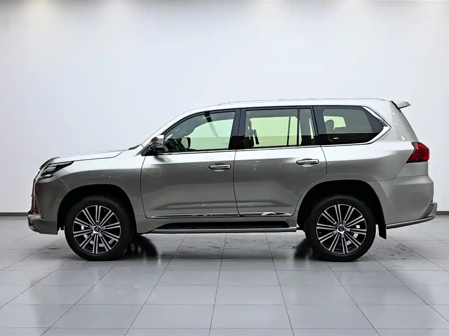 Lexus LX 570 Middle East