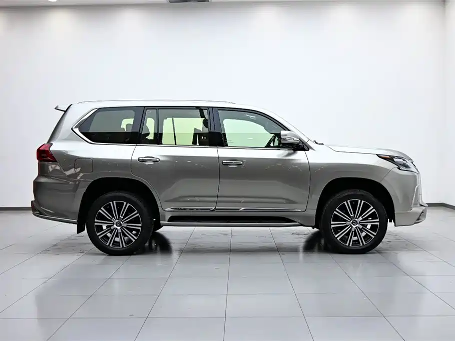 Lexus LX 570 Middle East