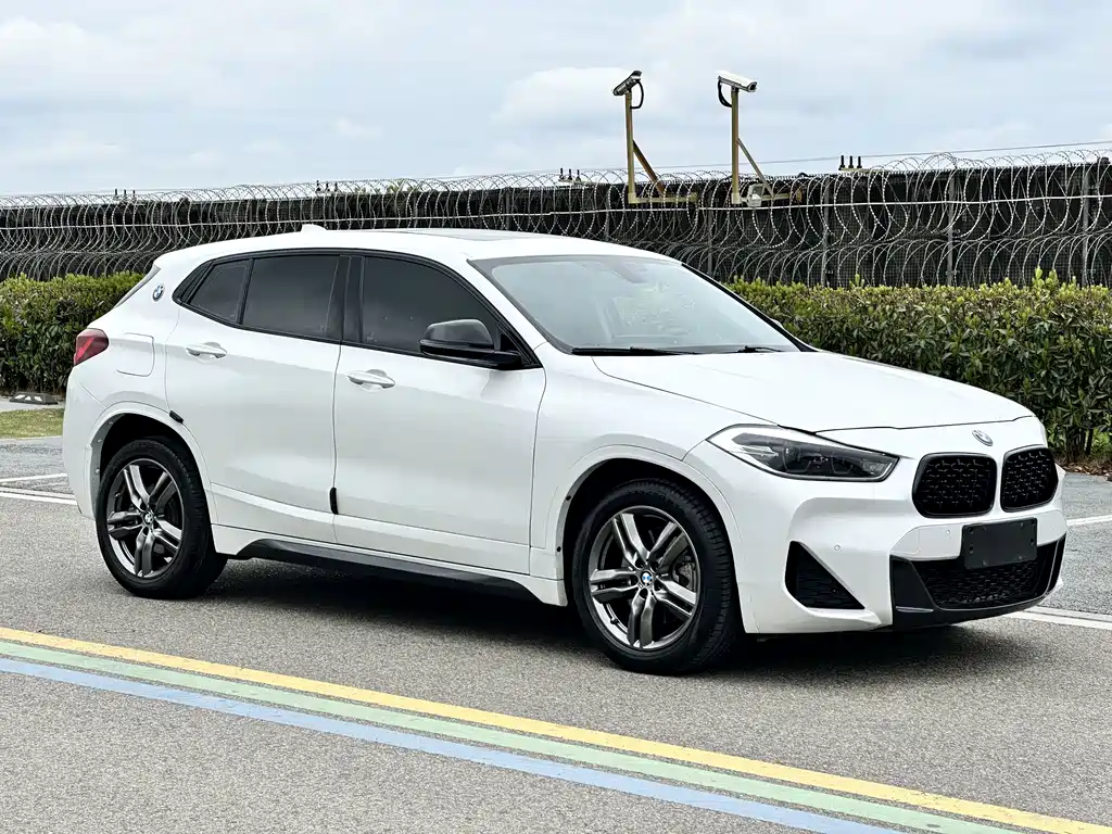 BMW X2 sDrive25 i Premium M Sport Package