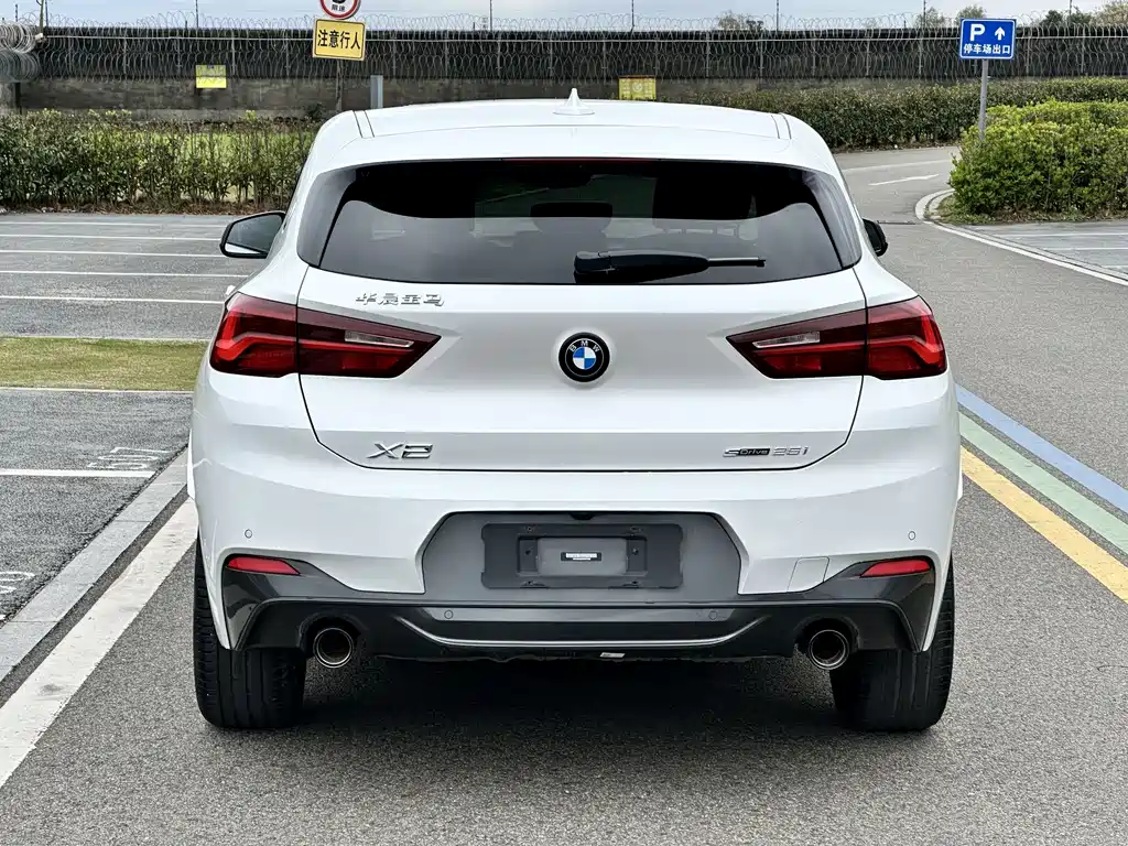 BMW X2 sDrive25 i Premium M Sport Package
