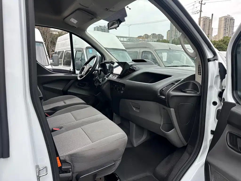Transit 2.0 T Diesel Manual Multi-purpose Commercial MWB Mid Roof 5 6-seat