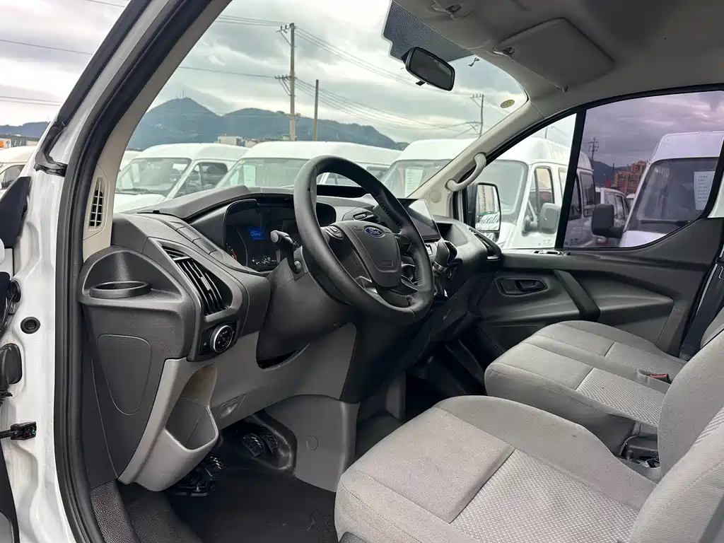 Transit 2.0 T Diesel Manual Multi-purpose Commercial MWB Mid Roof 5 6-seat