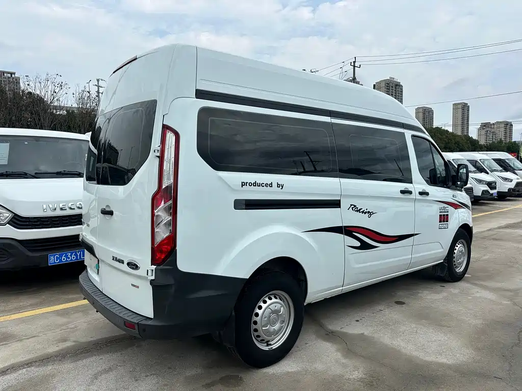 Transit 2.0 T Diesel Manual Multi-purpose Commercial MWB Mid Roof 5 6-seat