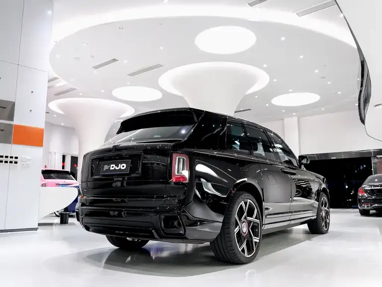 Rolls-Royce Cullinan 4-seat
