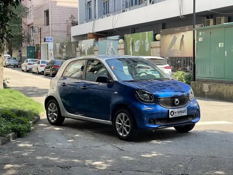 smart forfour 1.0 L 52 kW Agile