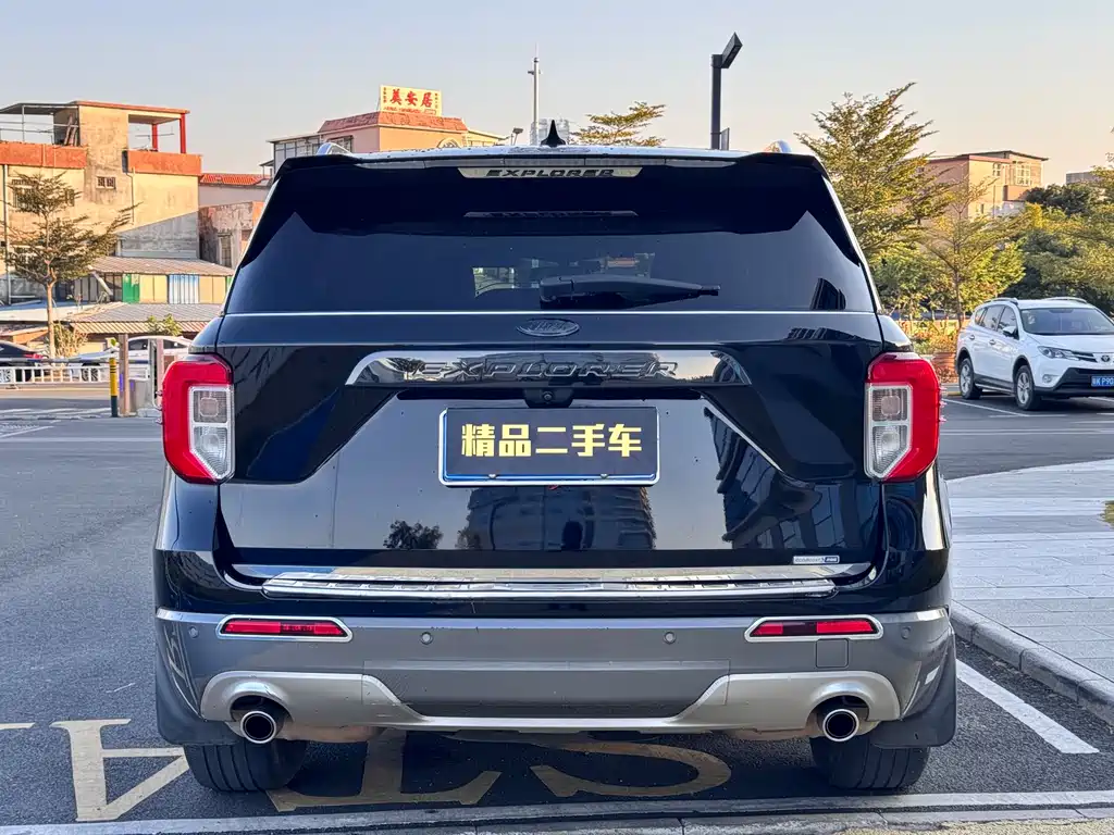 Explorer EcoBoost 285 4 WD Style 6-seat