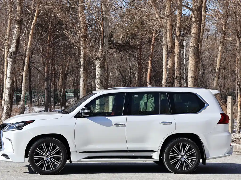 Lexus LX 570 Peak Special Edition