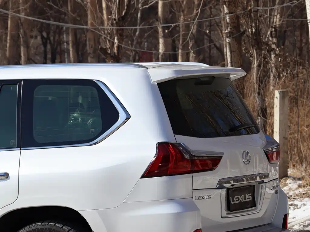 Lexus LX 570 Peak Special Edition