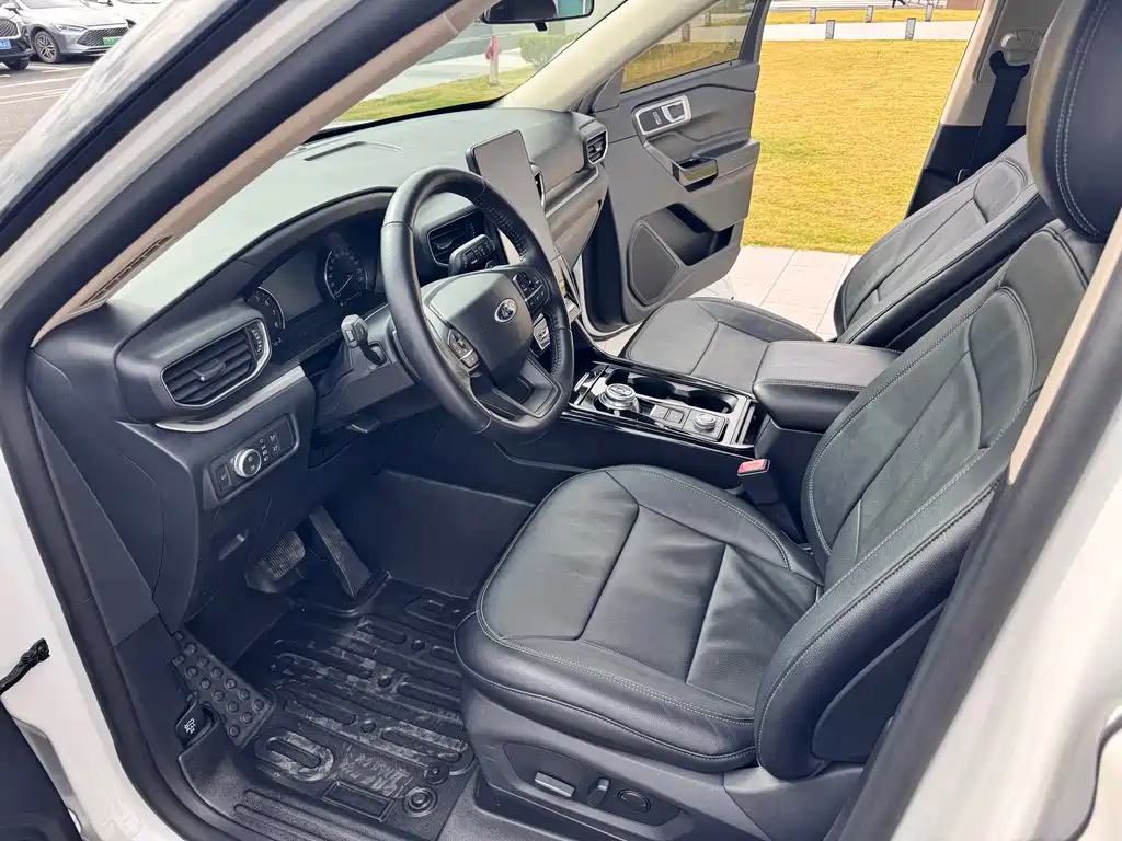 Explorer EcoBoost 285 4 WD Style 6-seat