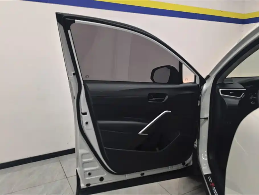 Frontlander 2.0 L CVT Leading
