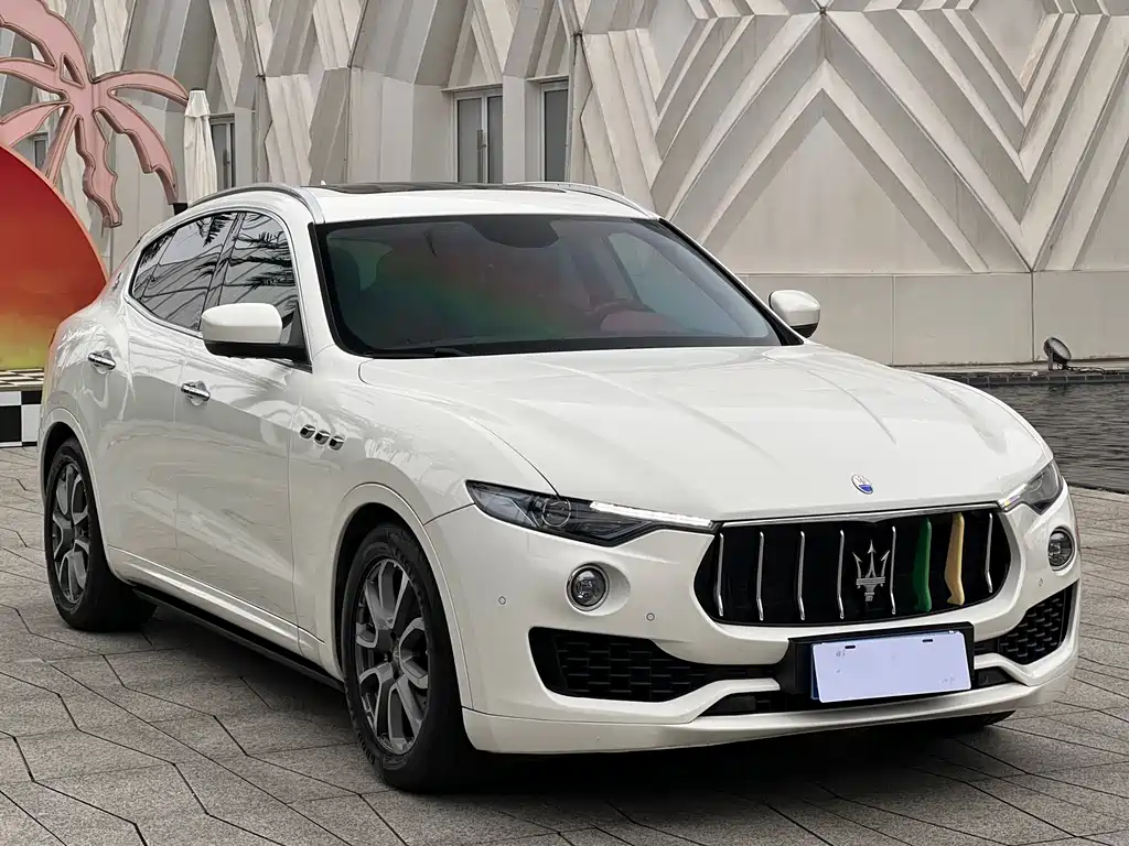 Levante 3.0 T Standard