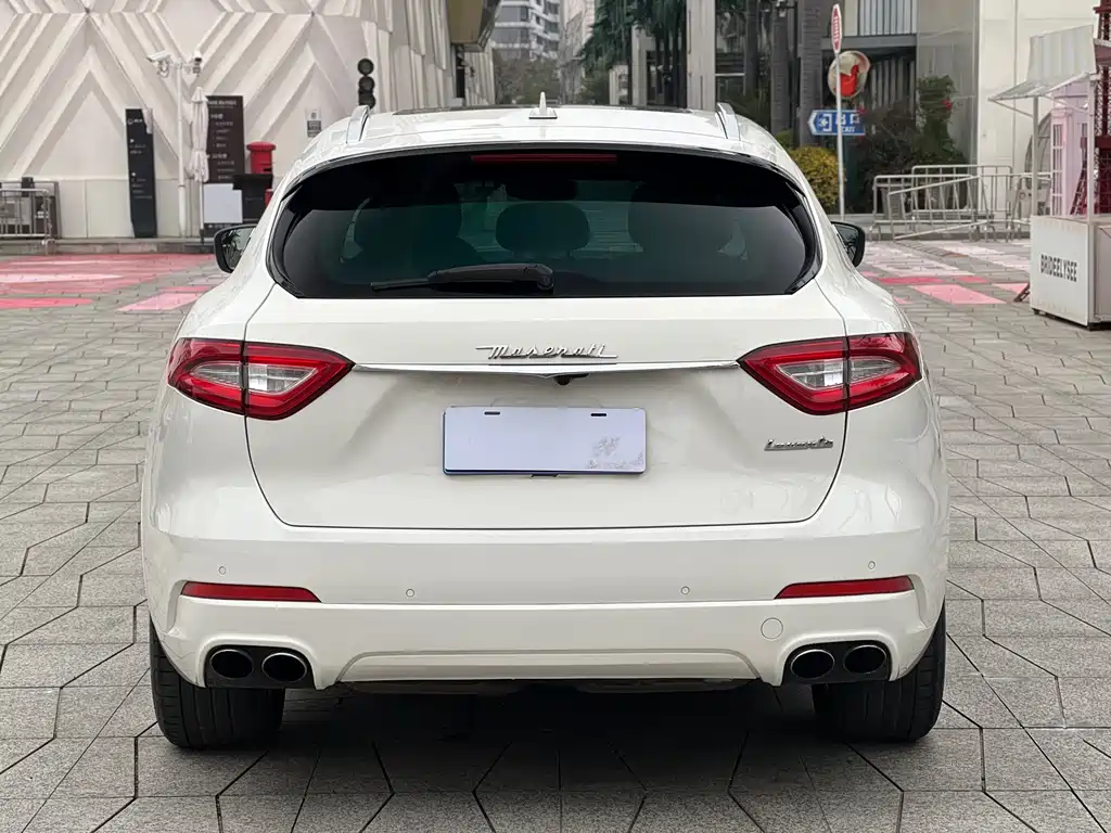 Levante 3.0 T Standard