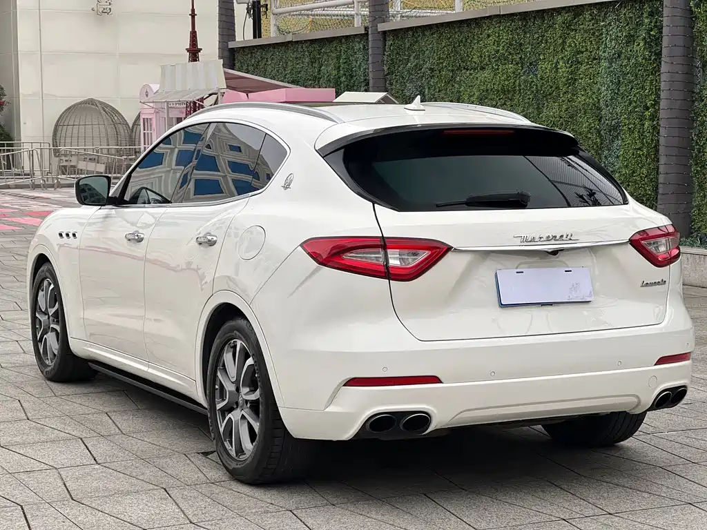 Levante 3.0 T Standard