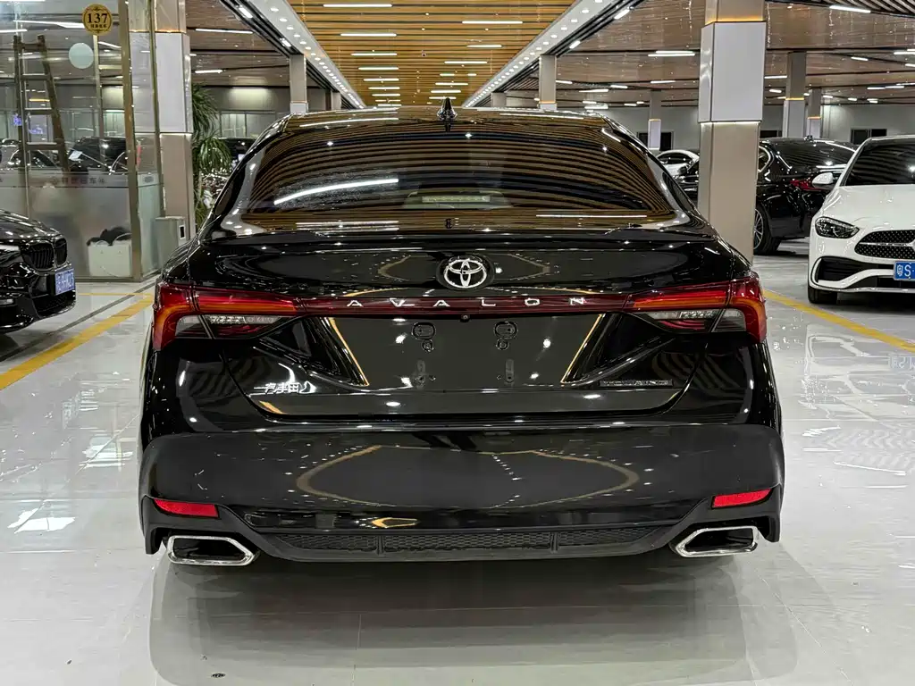Avalon 2.5 L Touring Distinguished CN-V