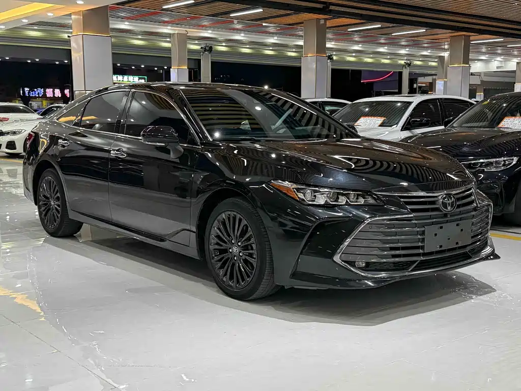 Avalon 2.5 L Touring Distinguished CN-V
