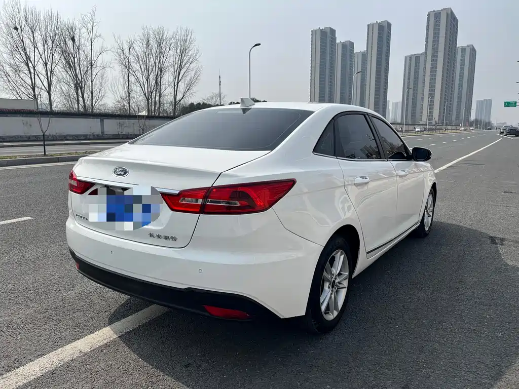 Escort Facelift 1.5 L Auto Joy CN-V