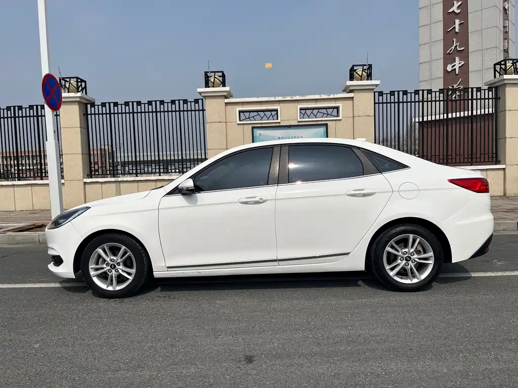 Escort Facelift 1.5 L Auto Joy CN-V