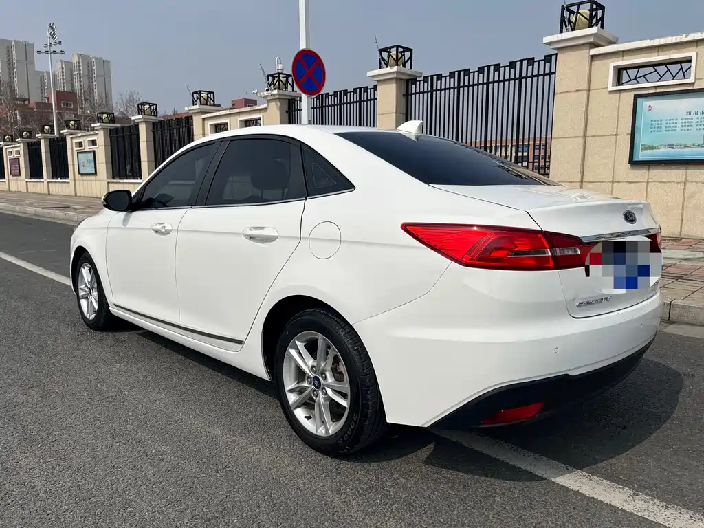 Escort Facelift 1.5 L Auto Joy CN-V