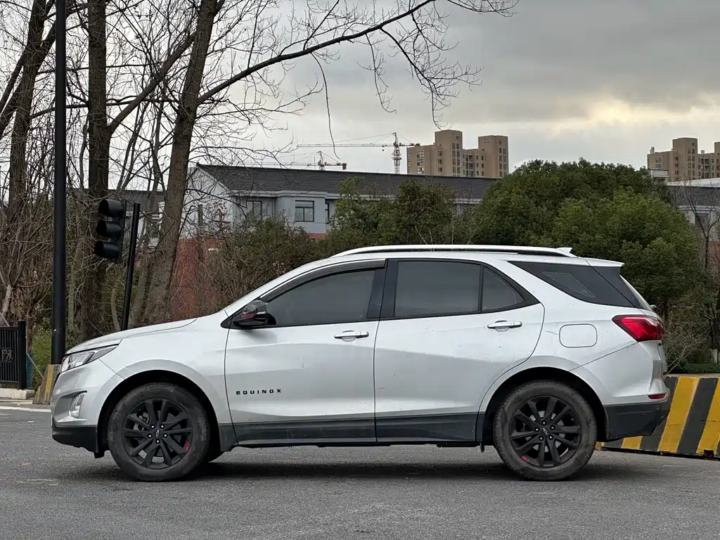 Equinox 探界者 2019款 Redline 550 T 自动四驱拓界版RS 国V