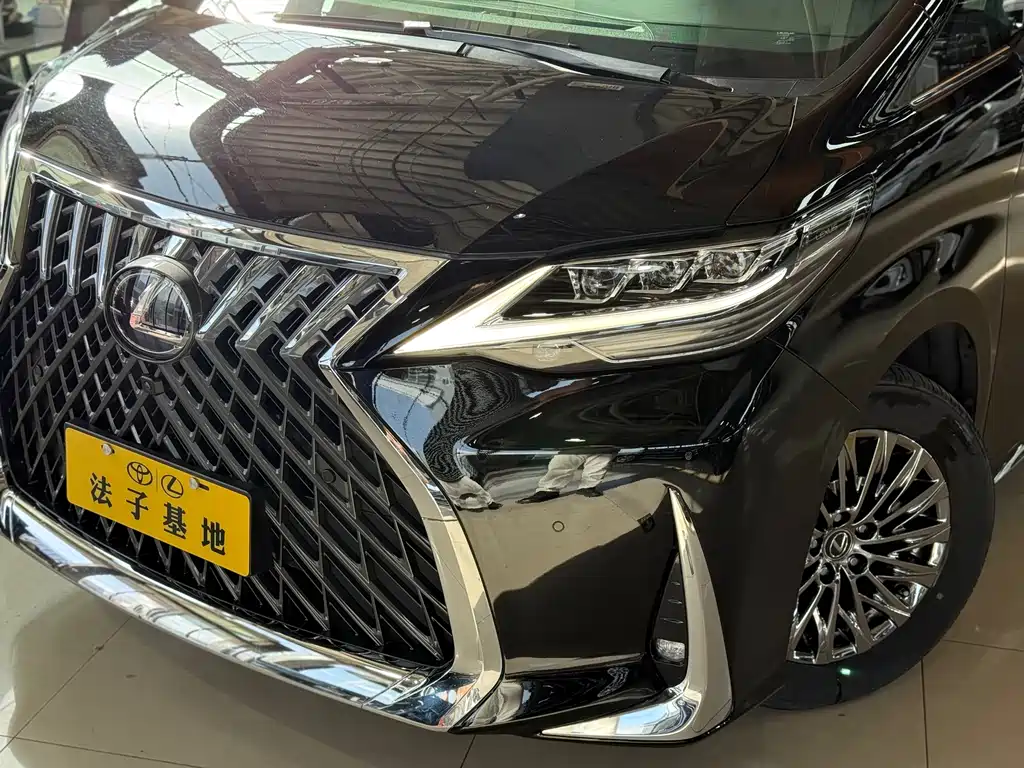 Lexus LM 300 h 7-seat Elegant