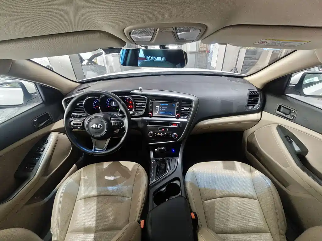 Kia K5 2.0 L Auto GL