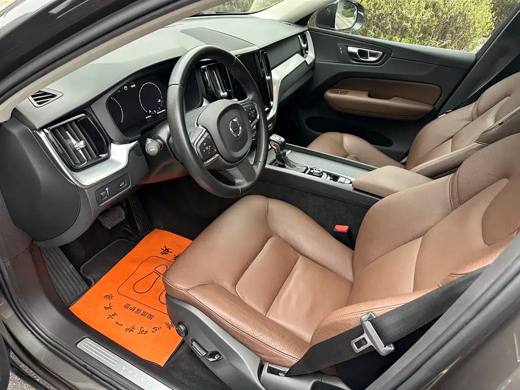 Volvo XC60 T5 4 WD Smart Vision CN-VI