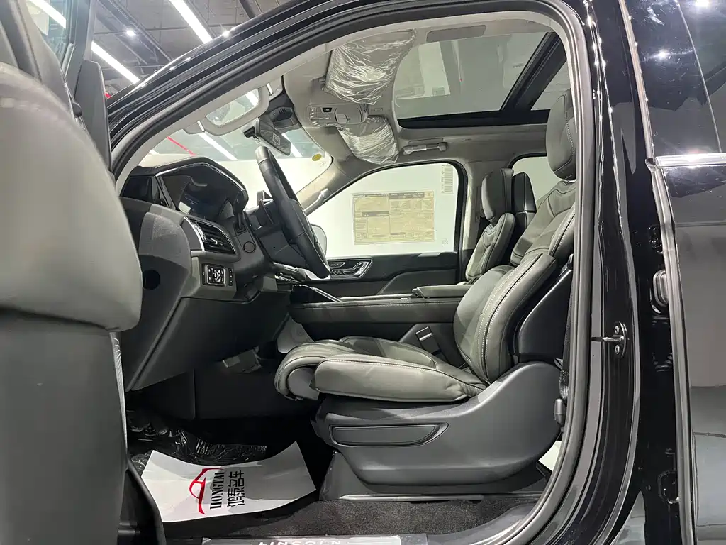 Navigator 3.5 T LWB President