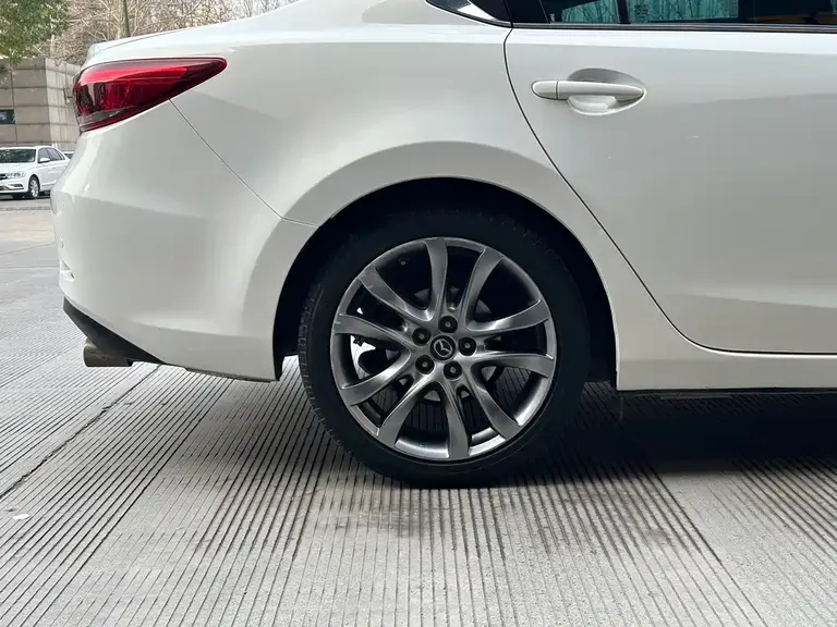 Mazda Atenza 2.5 L Blue Sky Supreme