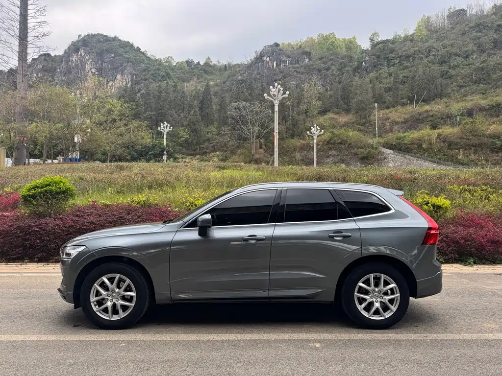 Volvo XC60 T5 4 WD Smart Ease CN-VI