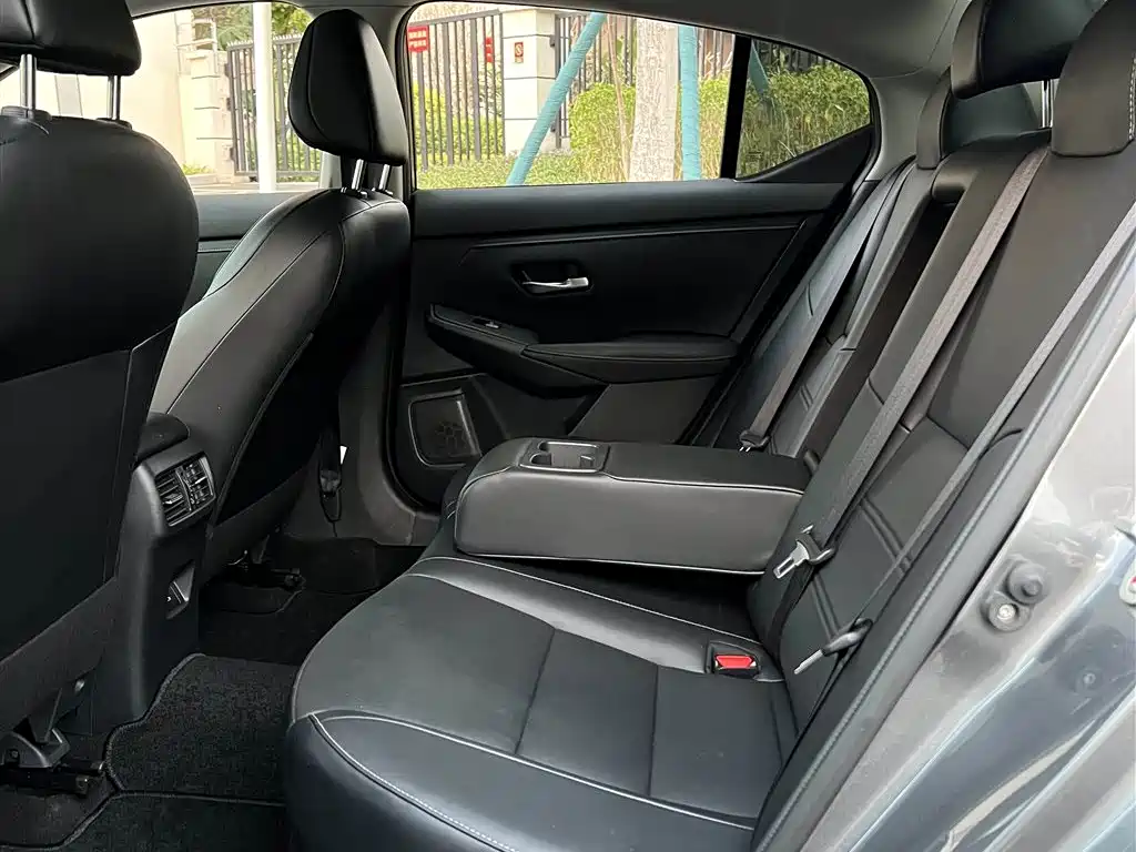 Sylphy Facelift 1.6 L CVT Joy