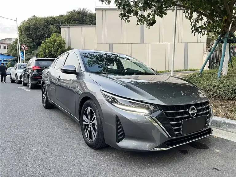 Nissan Sylphy Facelift 1.6 L CVT Joy