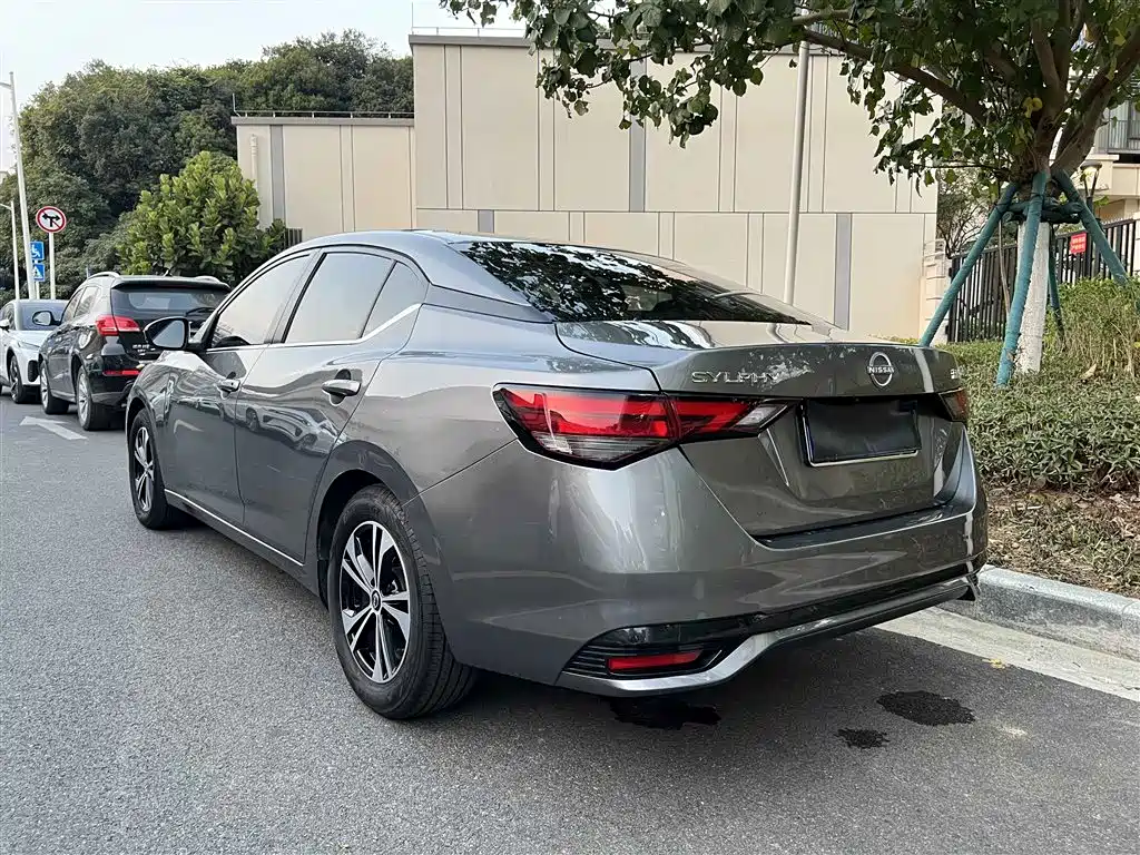 Sylphy Facelift 1.6 L CVT Joy