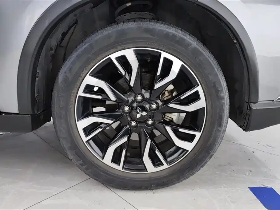 Outlander 2.0 L 2 WD Smooth Enjoyment 7-seat