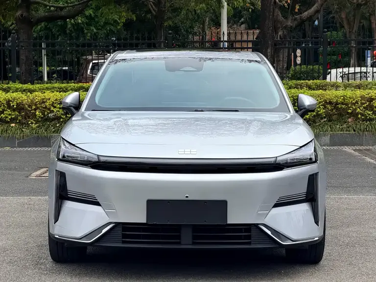 Geely Galaxy L6 EM-i 140 km Starship