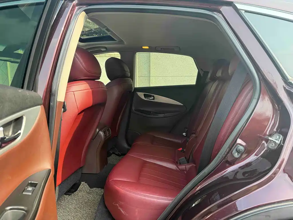 Infiniti QX50 (Import) 2.5 L 2 WD Grace