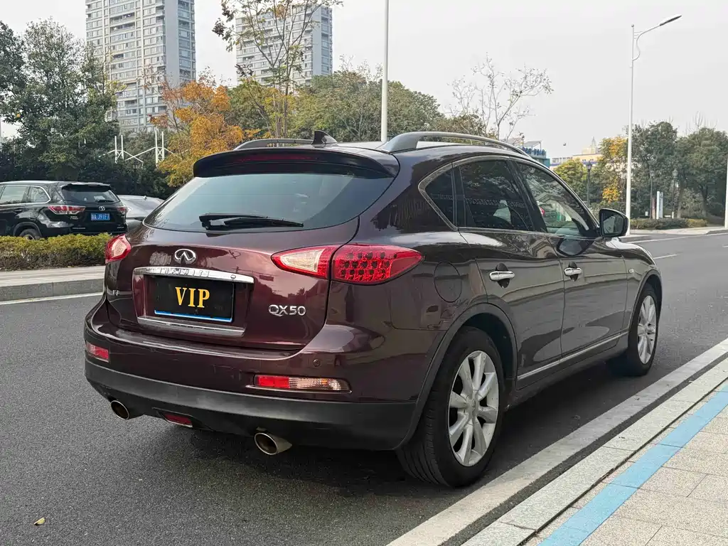 Infiniti QX50 (Import) 2.5 L 2 WD Grace