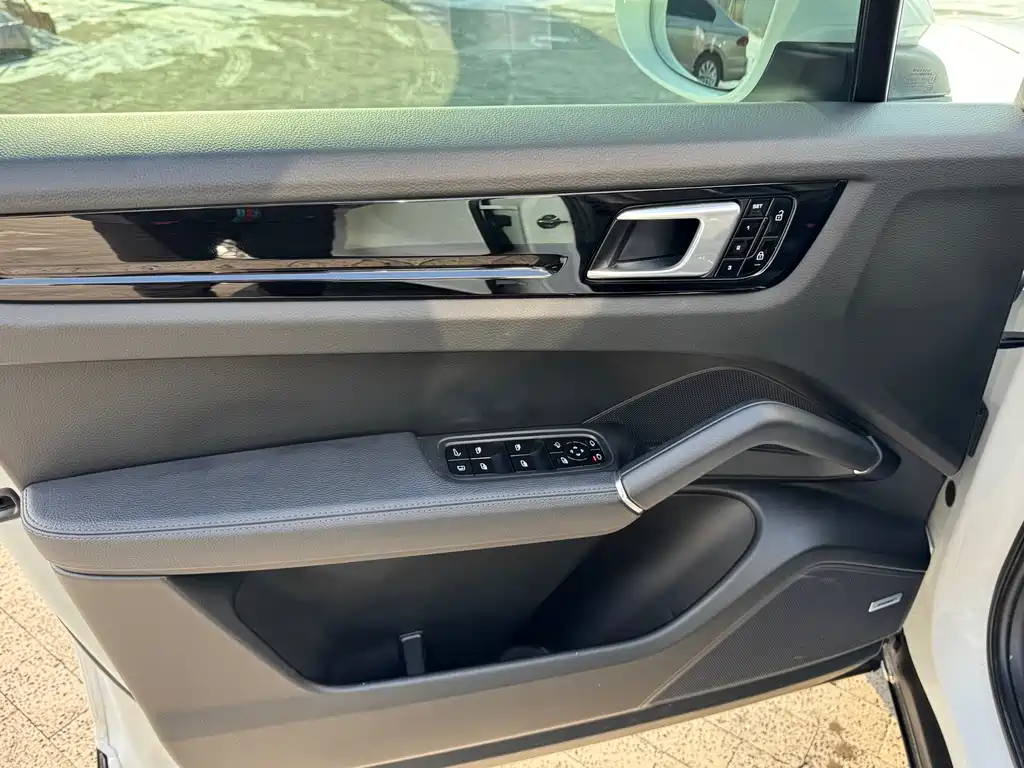 Cayenne NEV Cayenne E-Hybrid 2.0 T