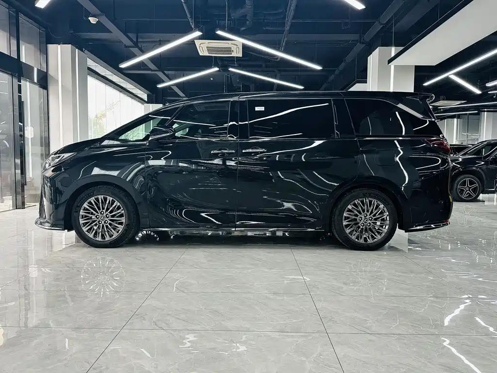 Lexus LM 350 h 7-seat Elegant