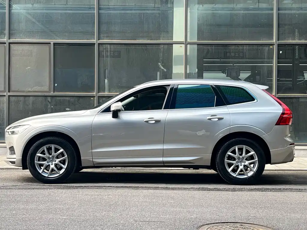 Volvo XC60 T5 4 WD Smart Ease CN-VI
